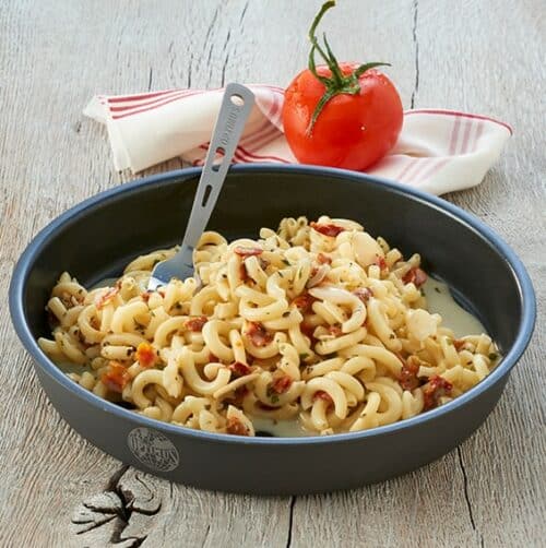 Trek'n Eat pasta med laks og urtesauce
